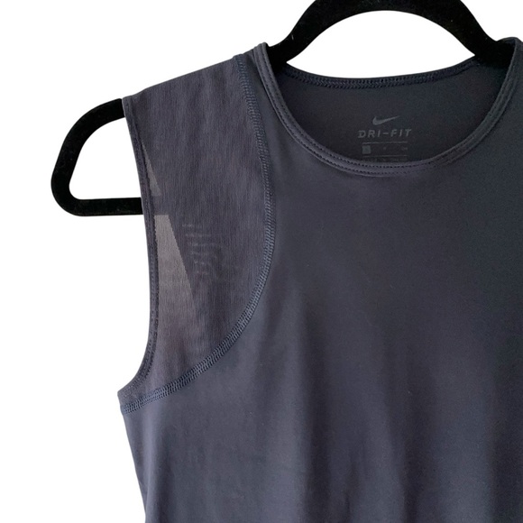 NIKE | NWOT WOMEN’S DRI-FIT BLACK RUNNING GRIDIRON FITNESS TANK TOP | SMALL - Picture 2 of 9